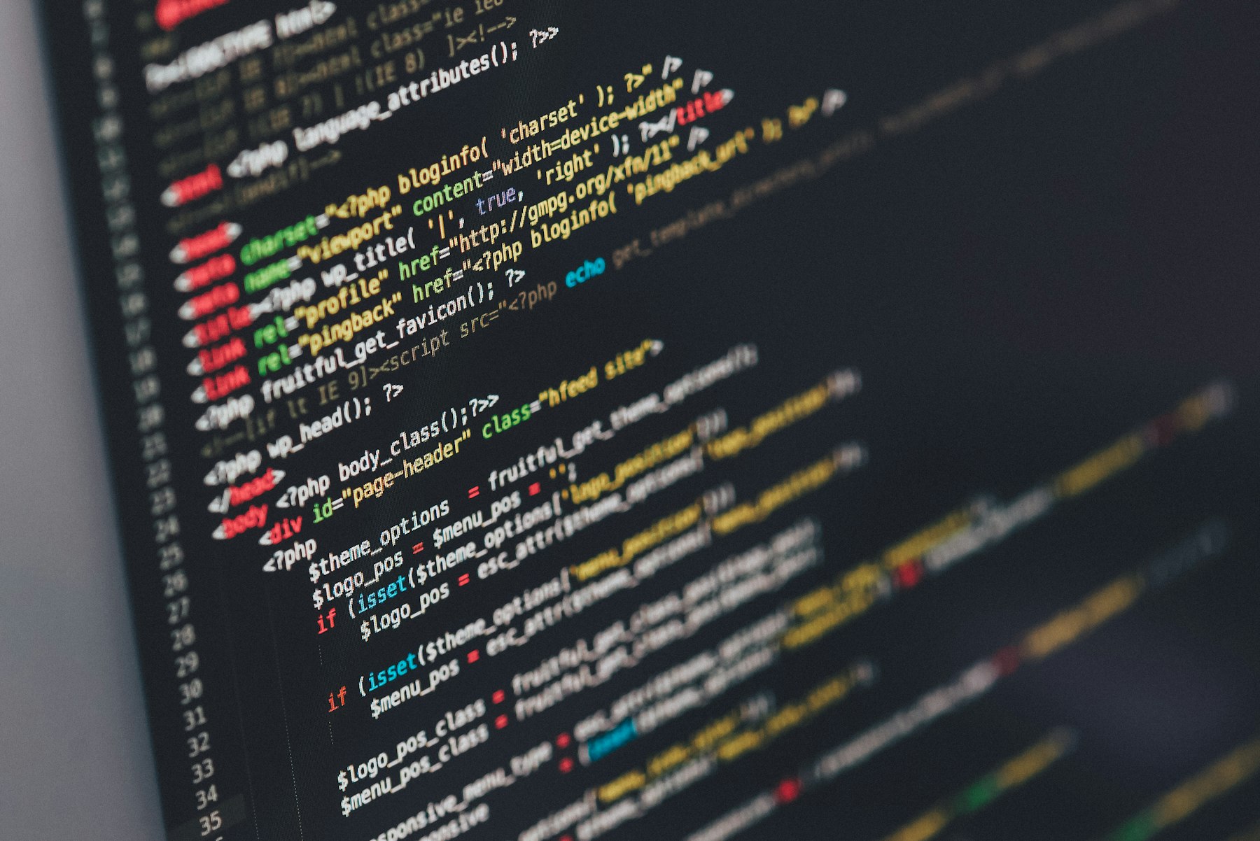 Acercamiento a código fuente en un monitor